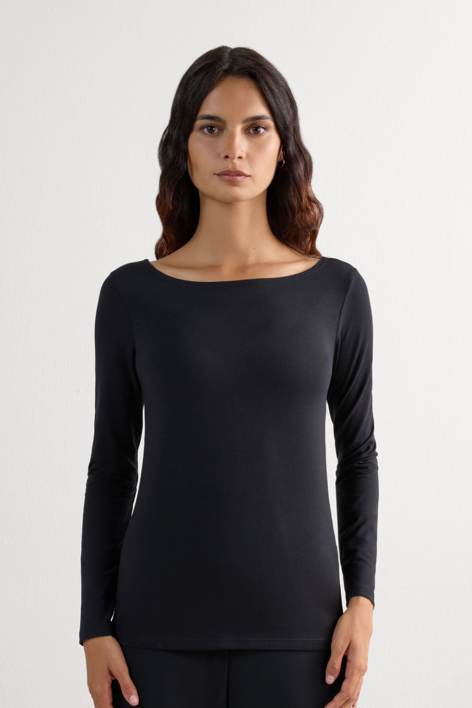 CLD58D_019_3-BLUSA-DE-MANGA-COMPRIDA-COM-DECOTE-BARCO-EM-MICROMODAL