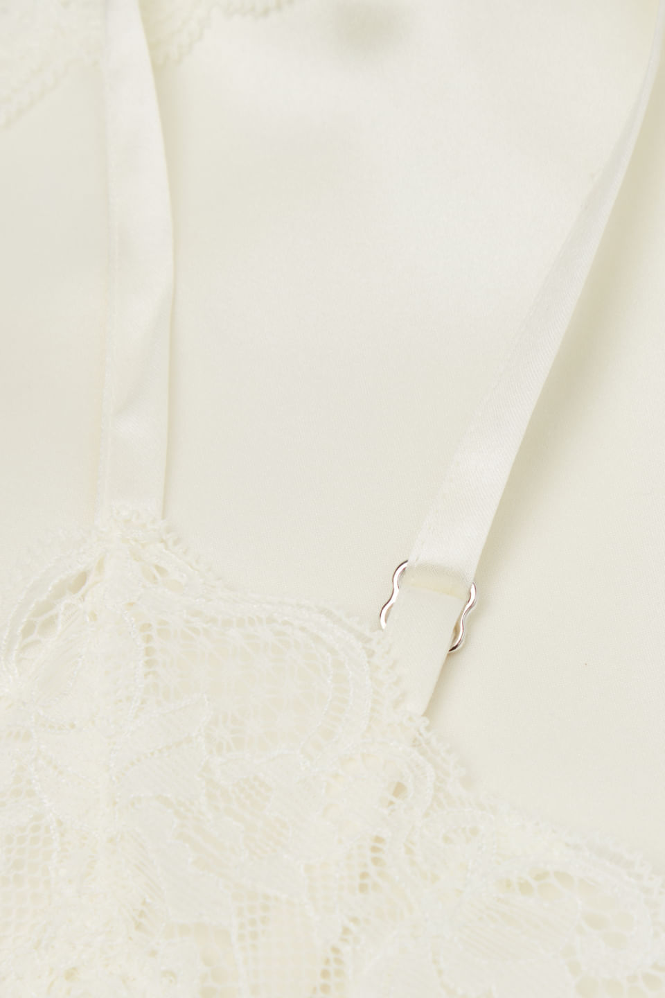 LC71S1_2127_8-CAMISOLA-EM-SEDA-E-RENDA