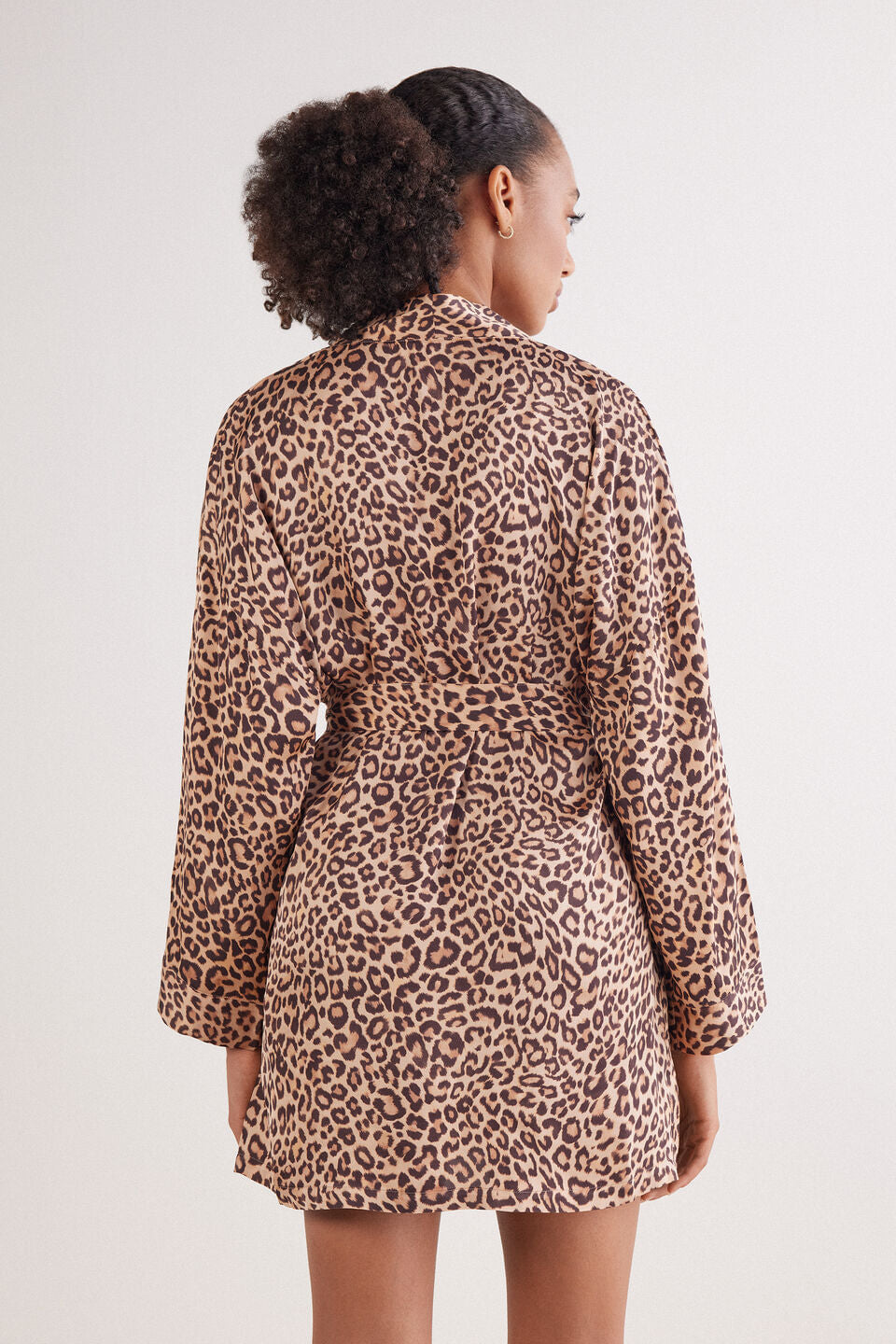 PVD2577_938J_2-QUIMONO-EM-CETIM-DE-VISCOSE-PRETTY-SAVAGE