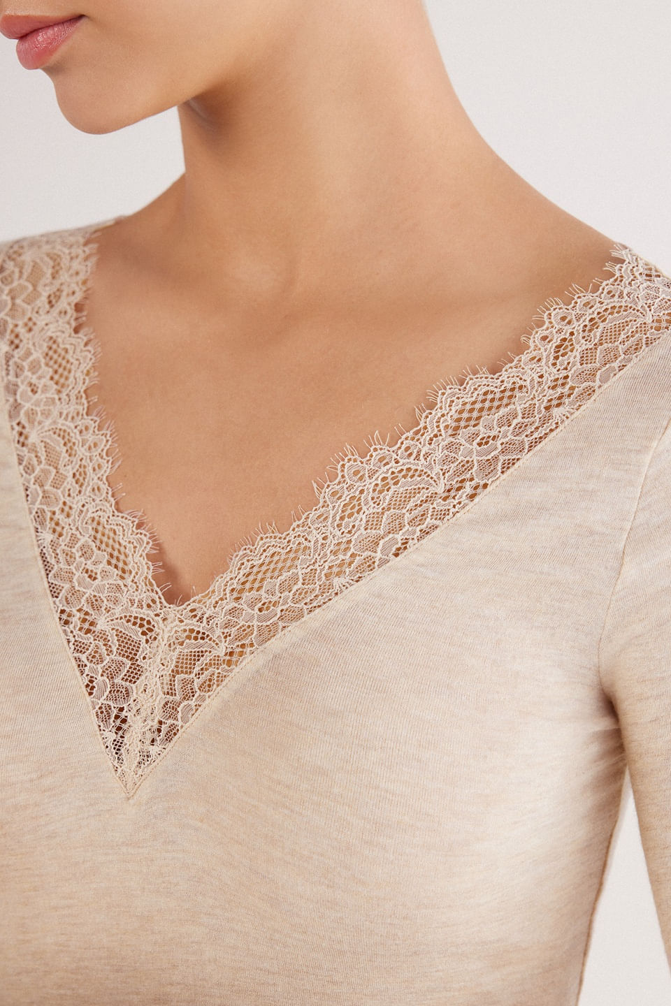 CLD28P_036K_6-BLUSA-MANGA-COMPRIDA-EM-CASHMERE-ULTRALIGHT-E-RENDA
