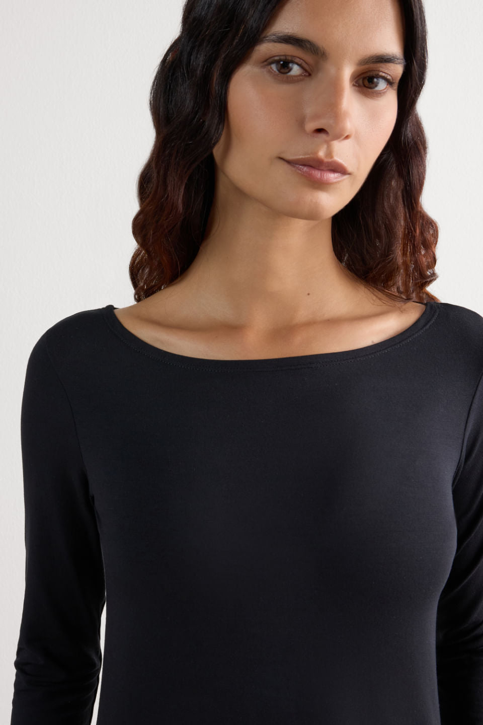 CLD58D_019_6-BLUSA-DE-MANGA-COMPRIDA-COM-DECOTE-BARCO-EM-MICROMODAL