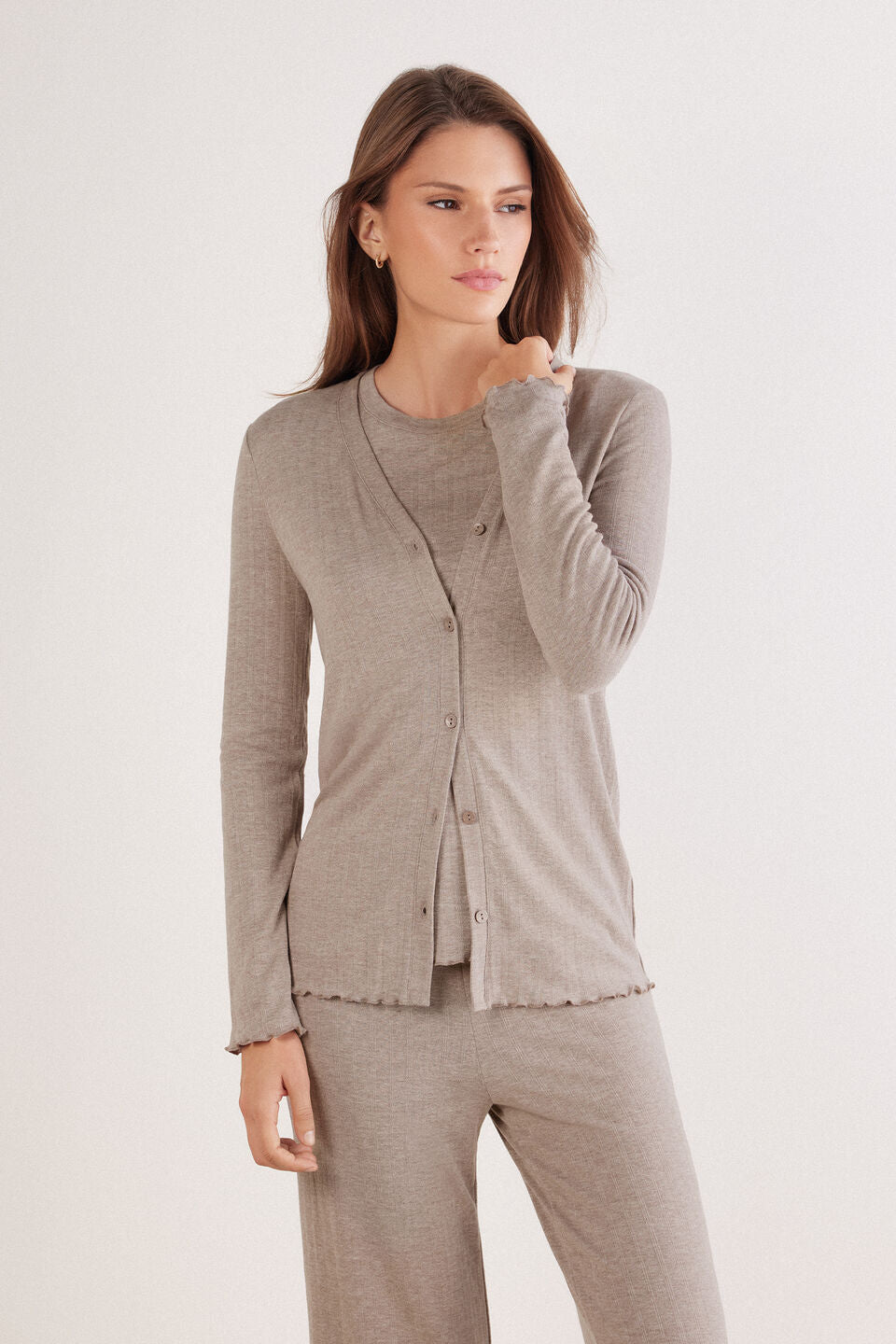 CLD955A_039K_1-CAMISOLA-ABERTA-A-FRENTE-EM-MODAL-COM-CAXEMIRA-LUXYURY-SOFTNESS
