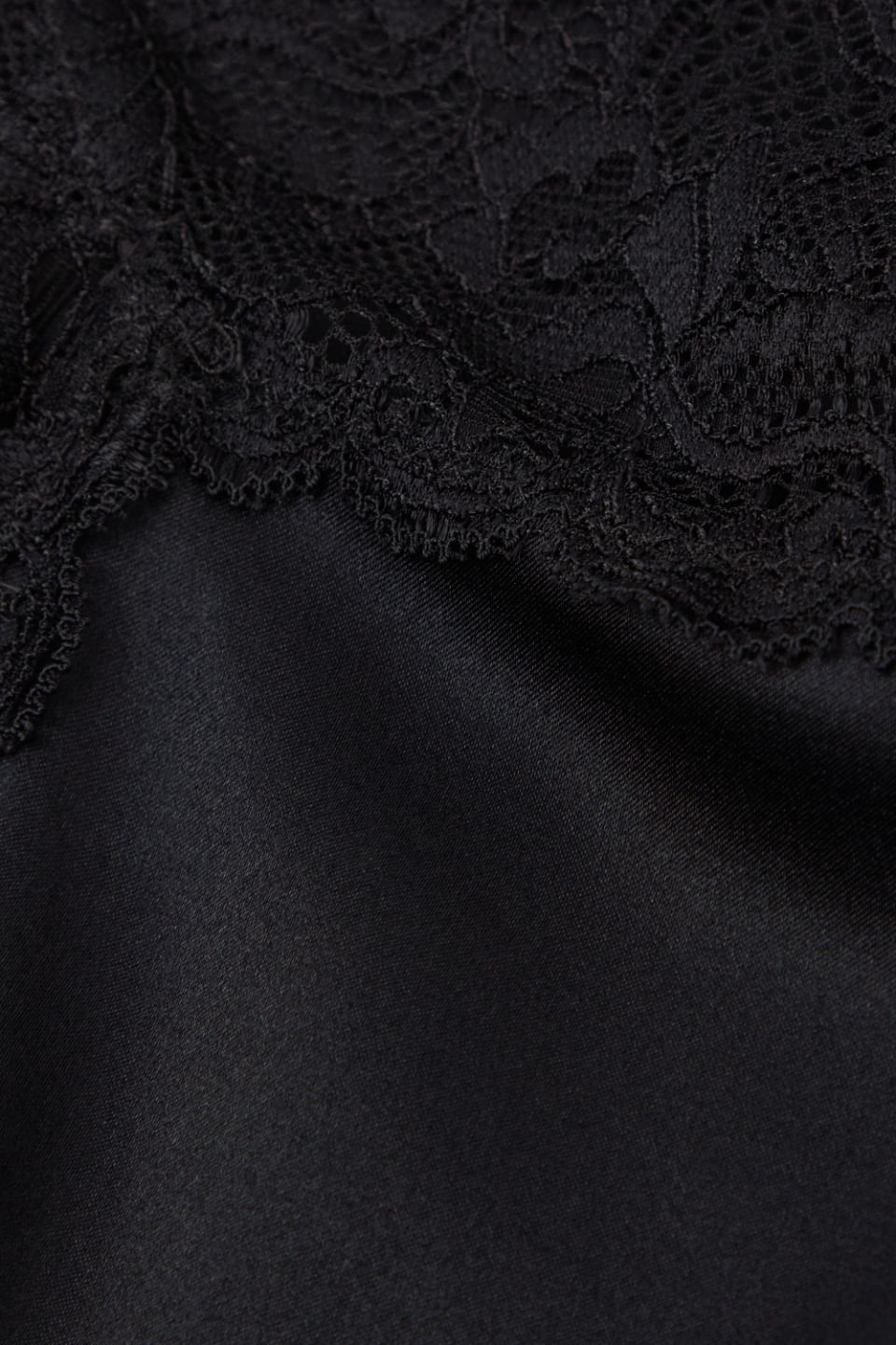 LC71S1_019_8-CAMISOLA-EM-SEDA-E-RENDA